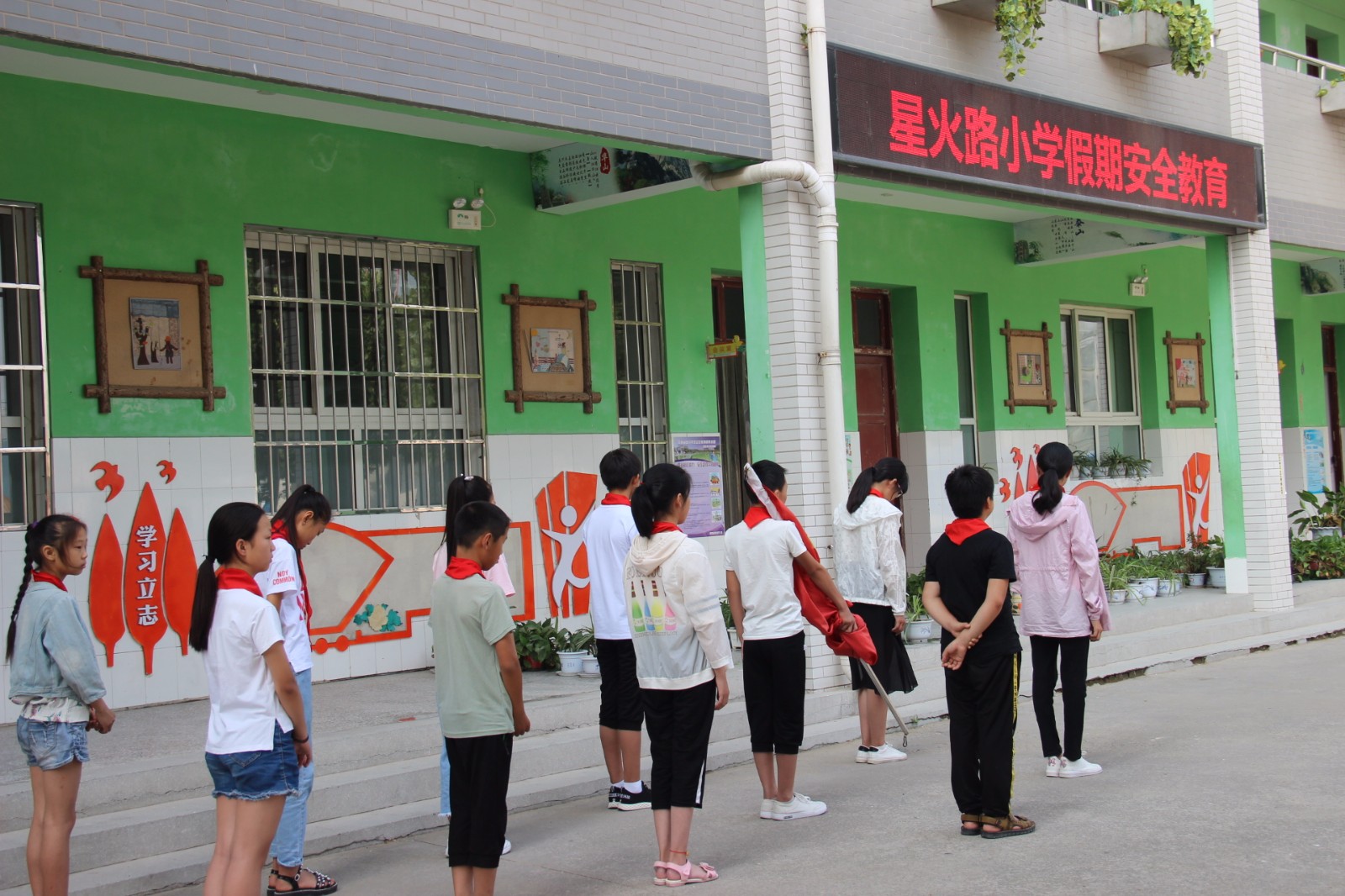 郑州市管城区星火路小学，科技制作，探索无限