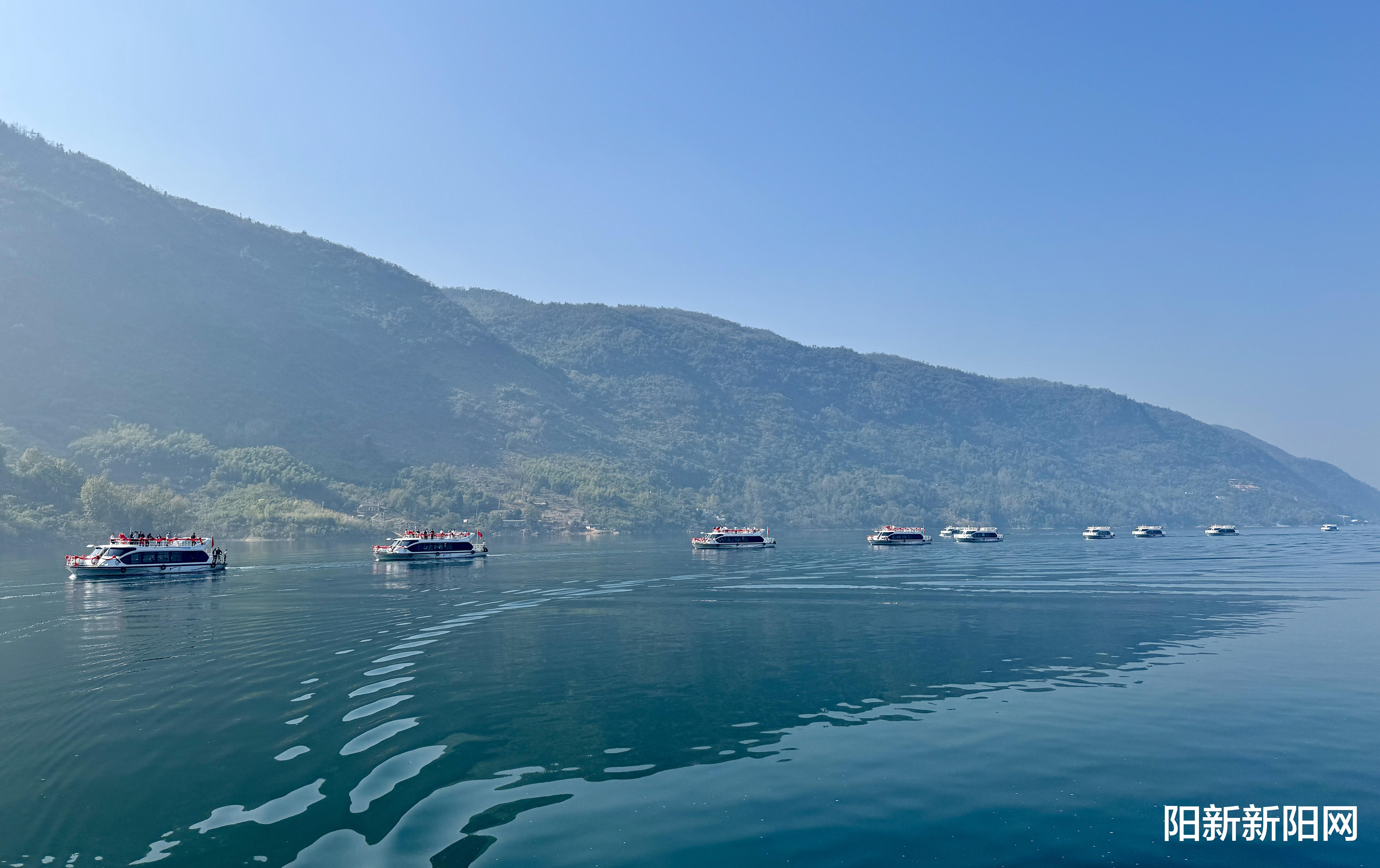 阳新仙岛湖风景区首批新能源游船启航，绿色旅游新篇章，引领水上生态之旅