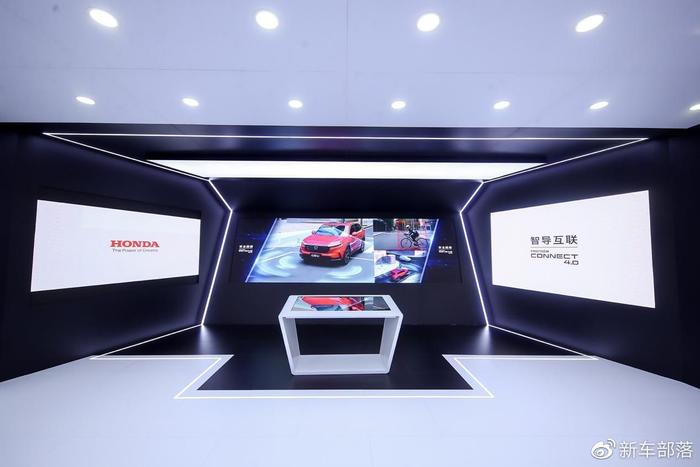 东风Honda展台璀璨双星，新能源产品矩阵持续扩充的两大亮点